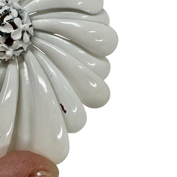1960s - 1970s Enamel MCM Daisy Brooch Pin ABSTRACT WHITE - Picture 3 of 7